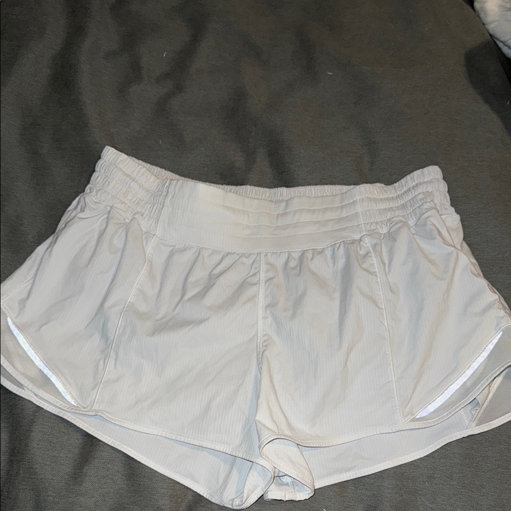 Lululemon Women's Hotty Hot 2.5 inch White Athletic Shorts Size 12
